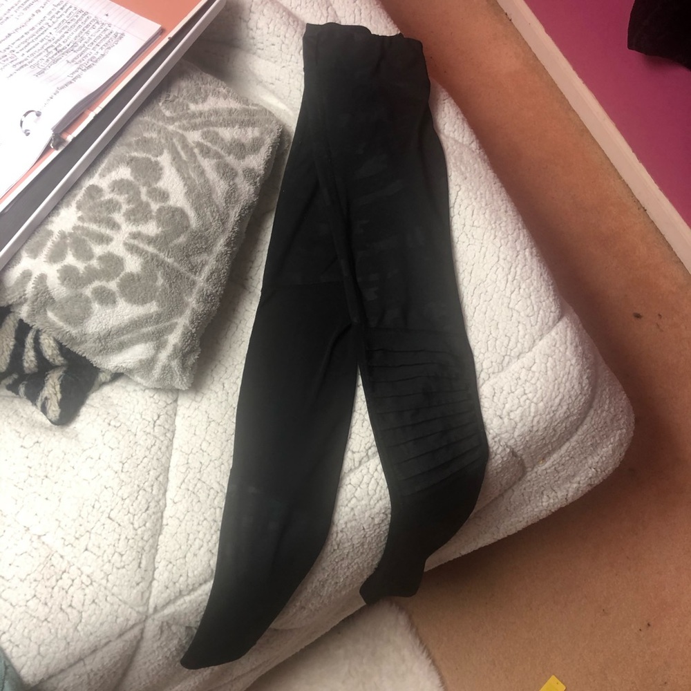 Sam edelman workout pants with mesh & camo pattern